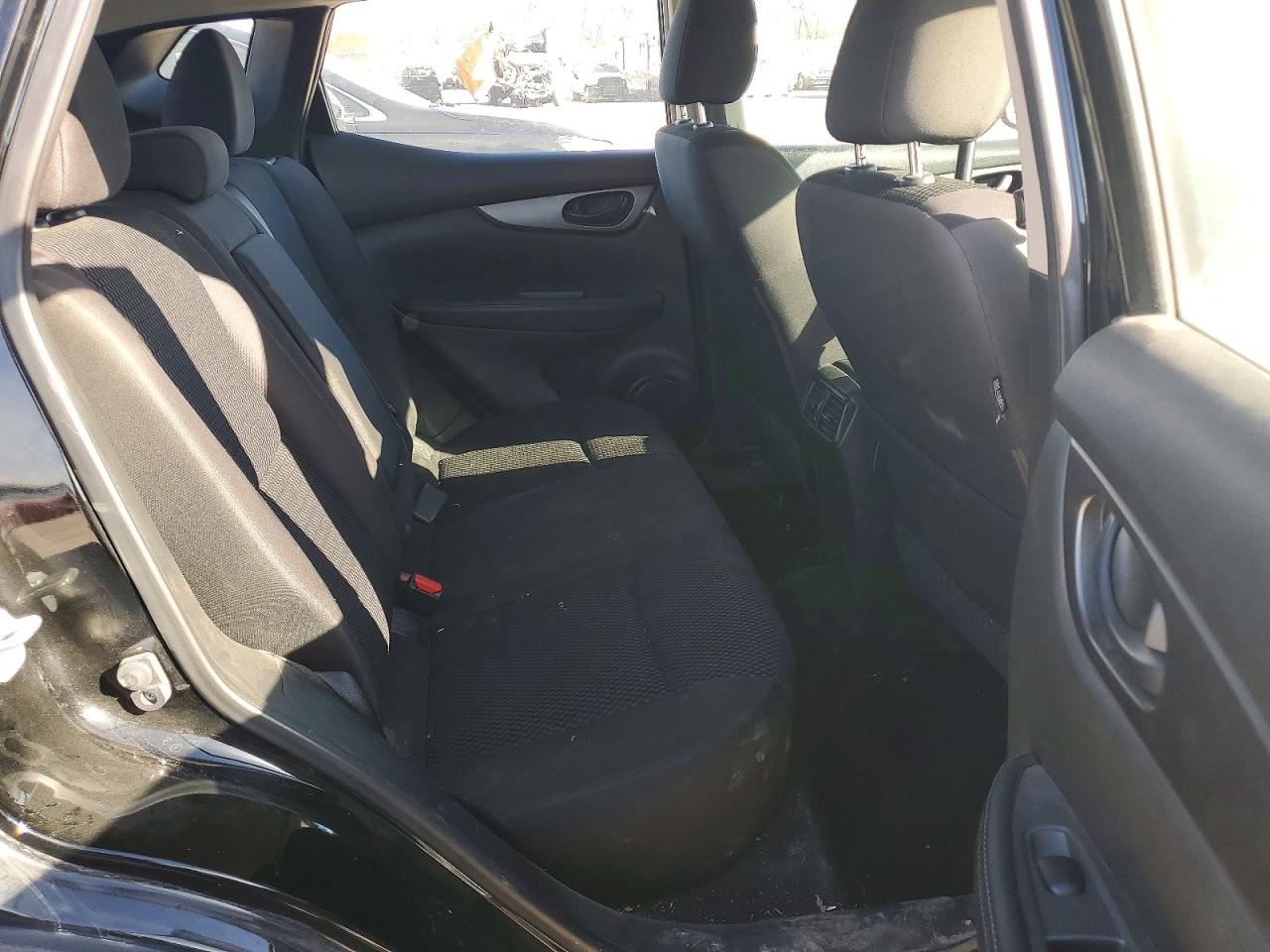 2018 NISSAN ROGUE SPORT S photo 11
