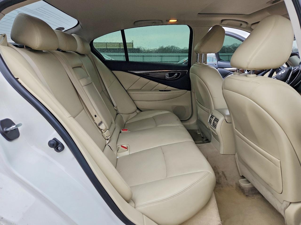 2018 INFINITI Q50 photo 10
