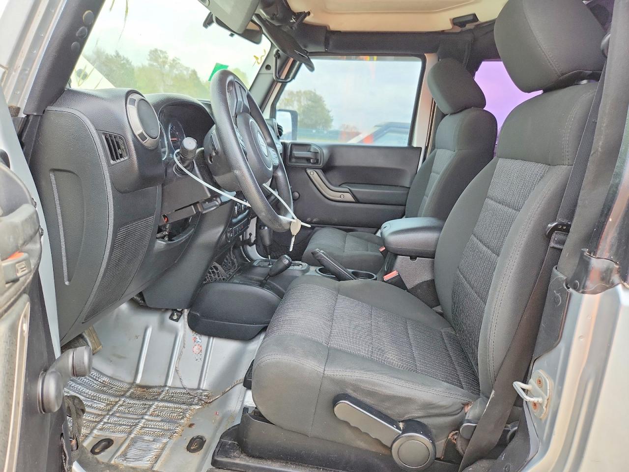 2011 JEEP WRANGLER SPORT photo 14