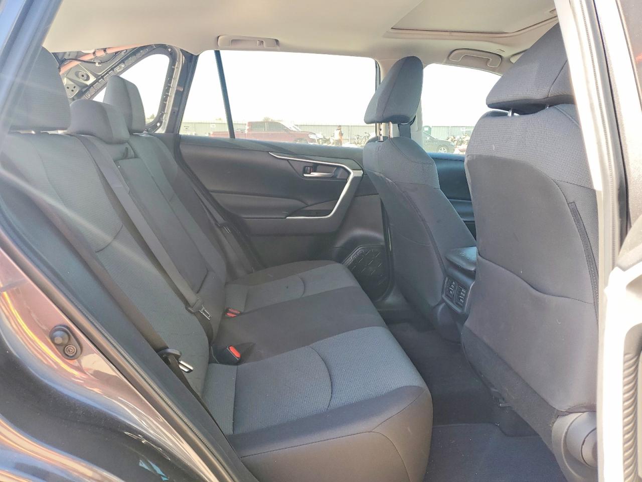 2024 TOYOTA RAV4 XLE photo 11