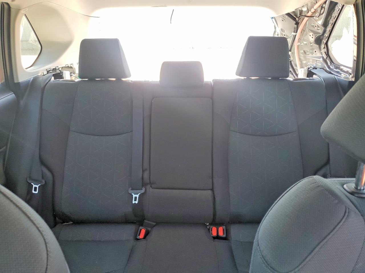 2024 TOYOTA RAV4 XLE photo 10
