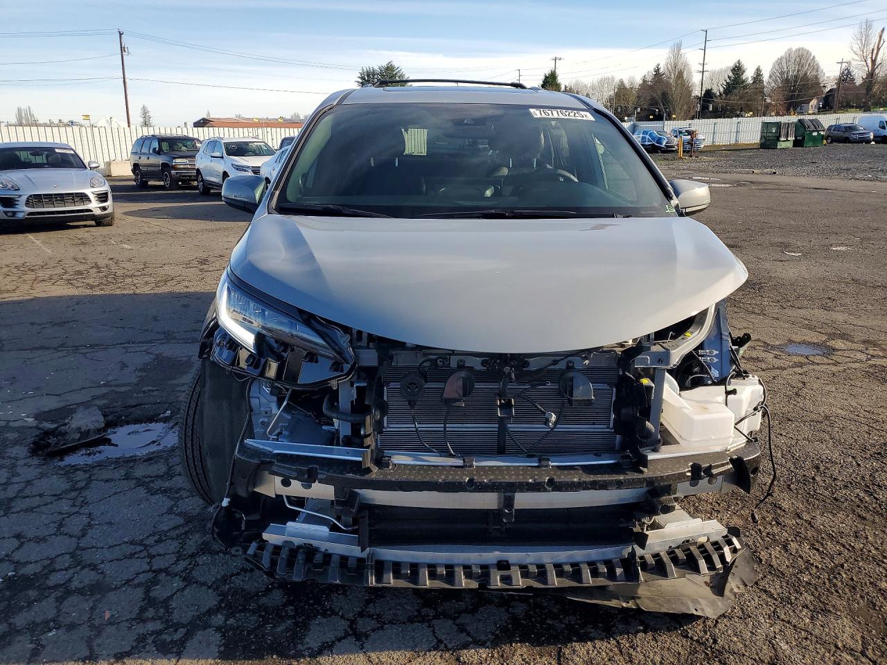 2025 TOYOTA SIENNA WOODLAND EDITION photo 9