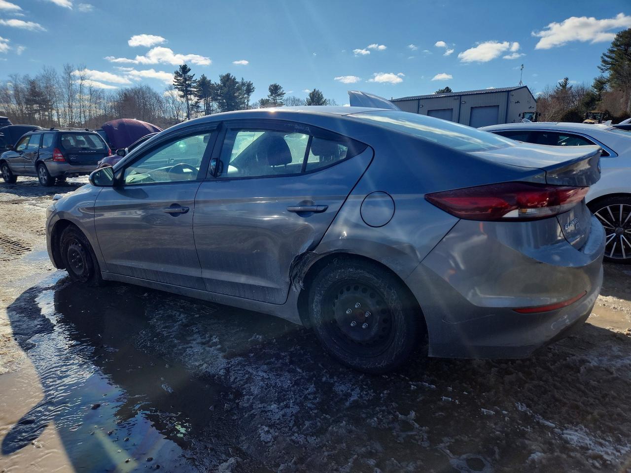 2018 HYUNDAI ELANTRA SE photo 2