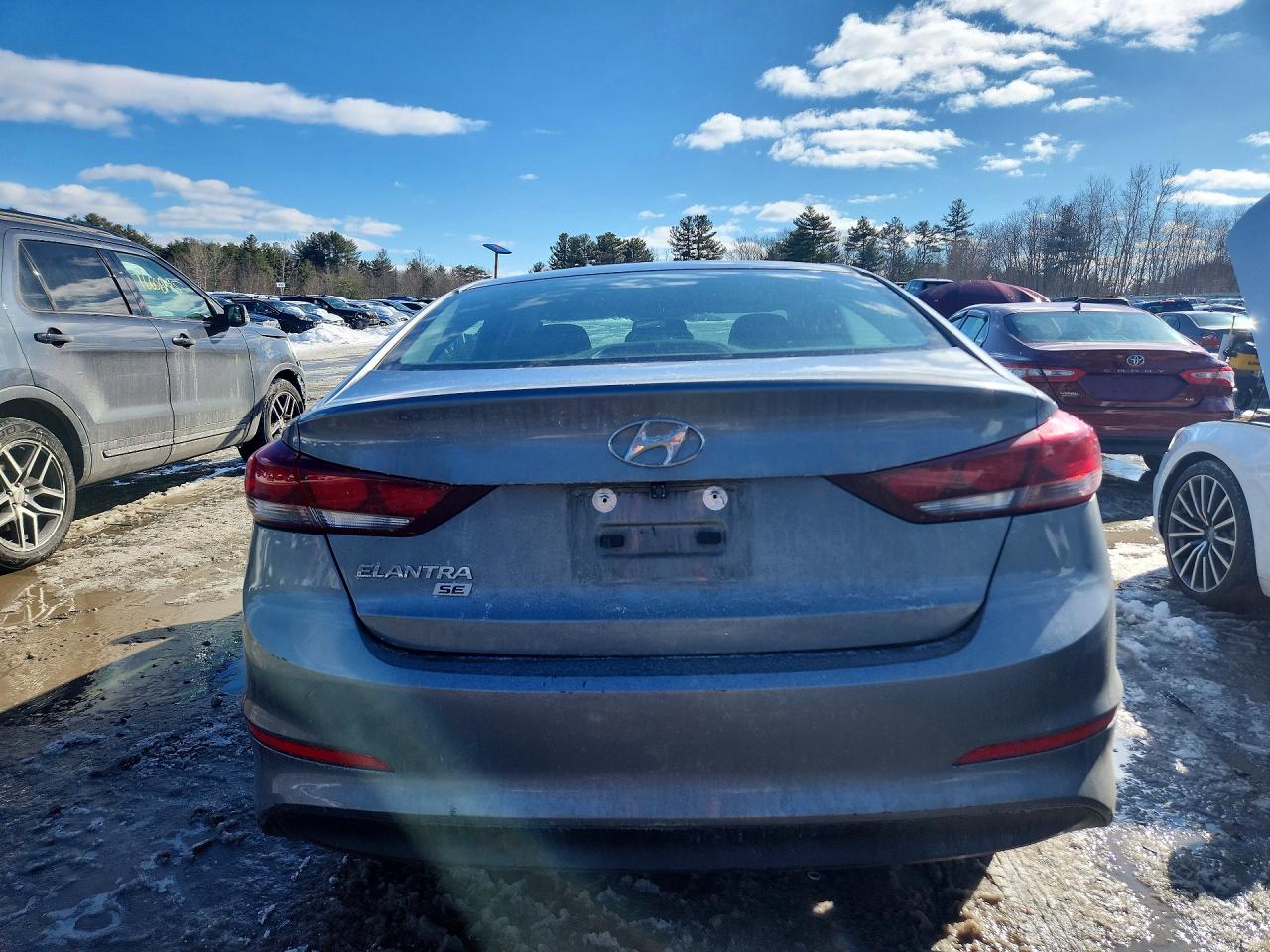 2018 HYUNDAI ELANTRA SE photo 6