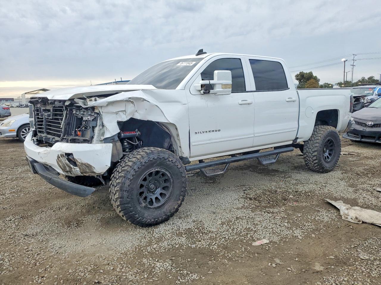 2017 CHEVROLET SILVERADO