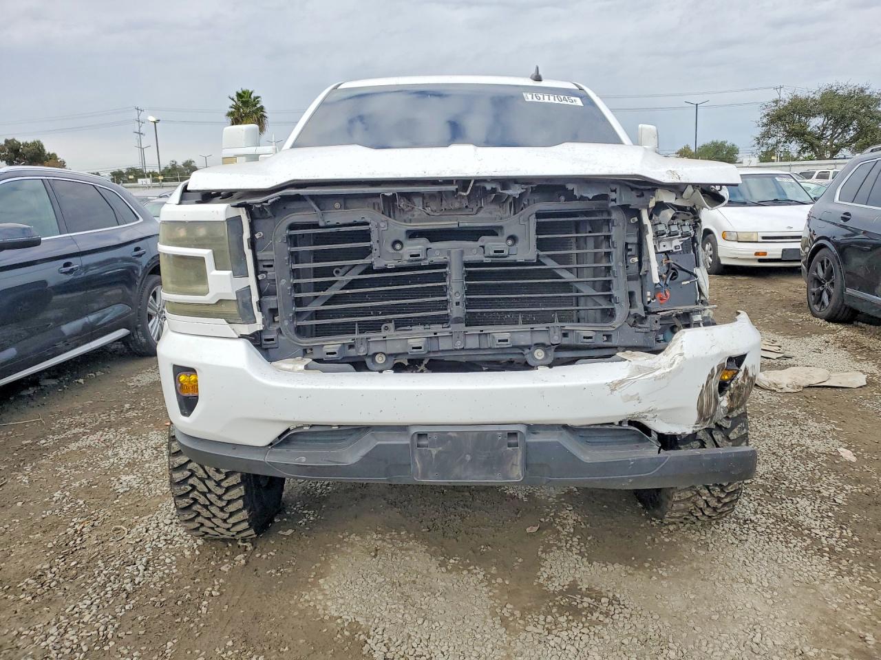 2017 CHEVROLET SILVERADO C1500 LT photo 9