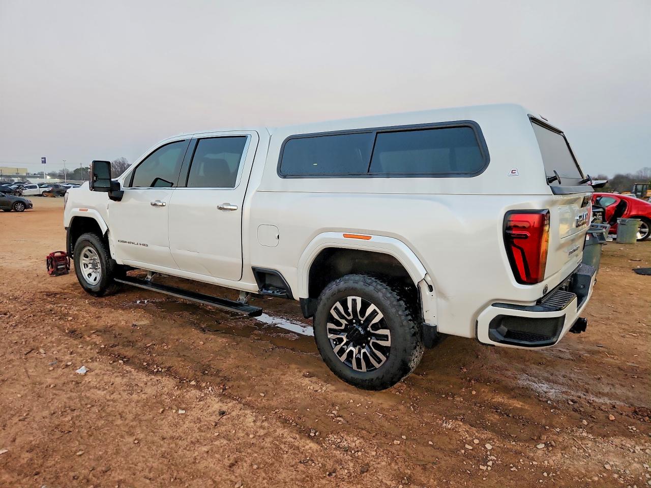 2025 GMC SIERRA K2500 DENALI ULTIMATE photo 2