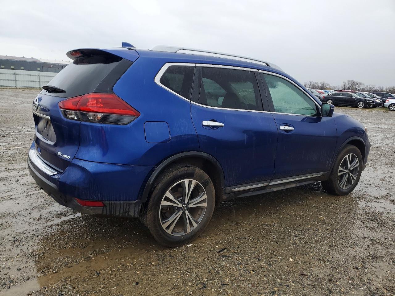 2018 NISSAN ROGUE S photo 5
