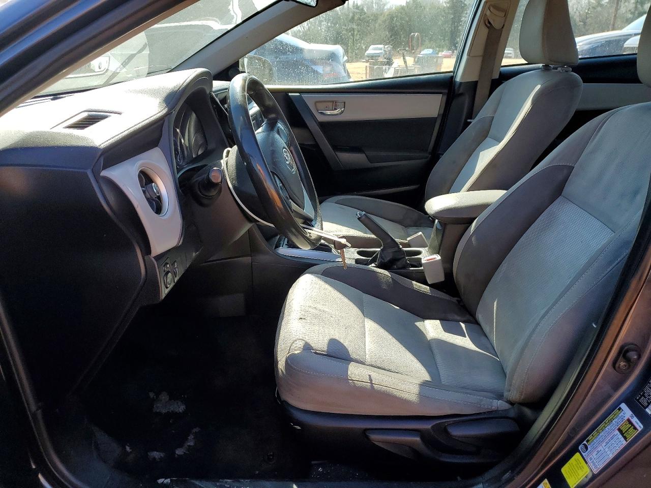 2017 TOYOTA COROLLA LE photo 7