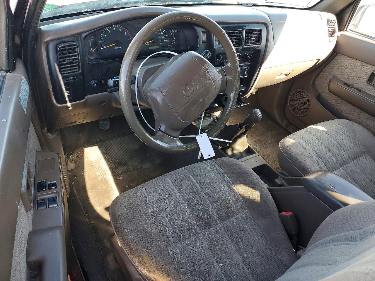 1999 TOYOTA TACOMA XTRACAB photo 8