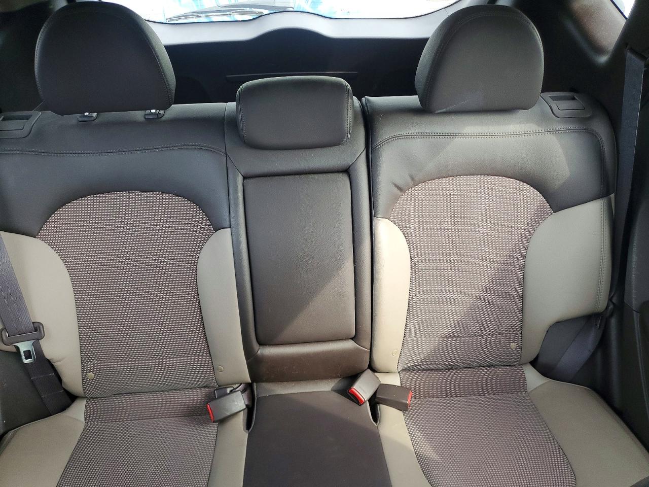 2013 HYUNDAI TUCSON GLS photo 28