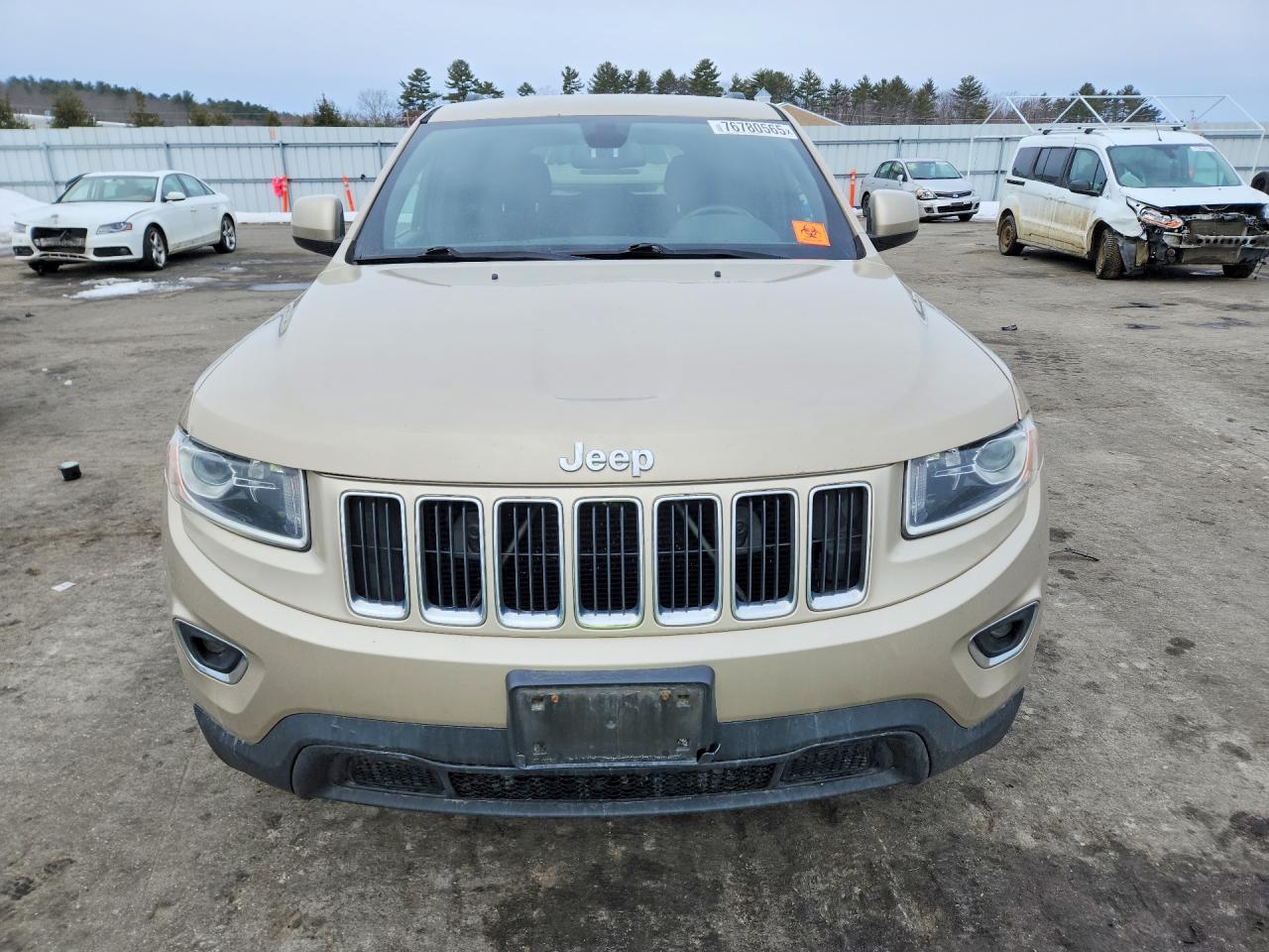 2015 JEEP GRAND CHEROKEE LAREDO photo 9