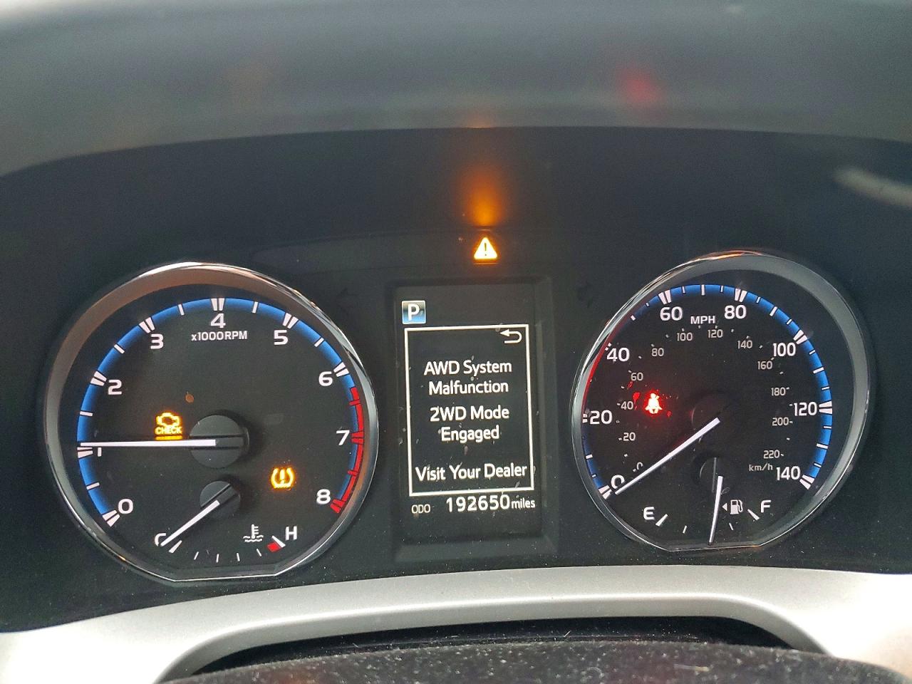 2016 TOYOTA RAV4 XLE photo 9
