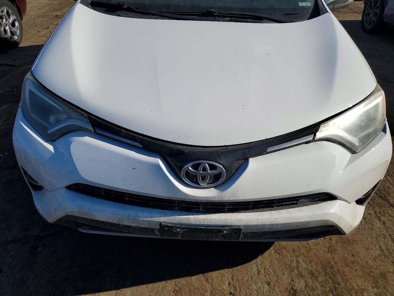 2016 TOYOTA RAV4 XLE photo 11