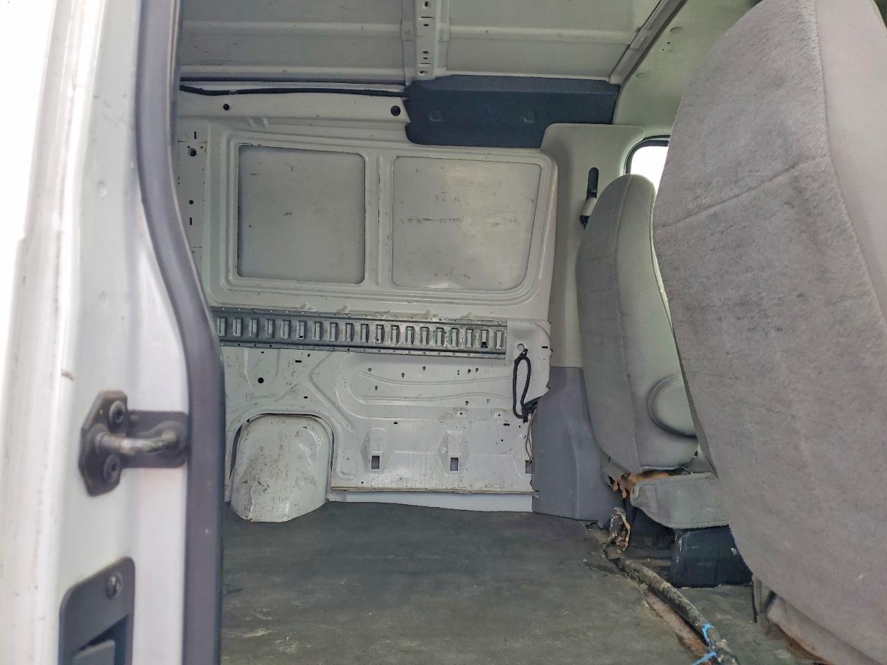 2006 FORD ECONOLINE E250 VAN photo 11