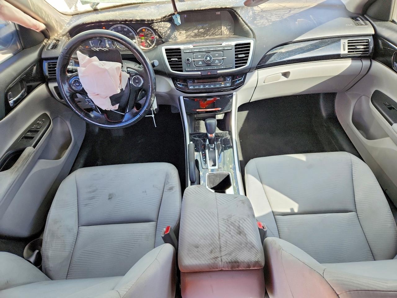 2016 HONDA ACCORD LX photo 22