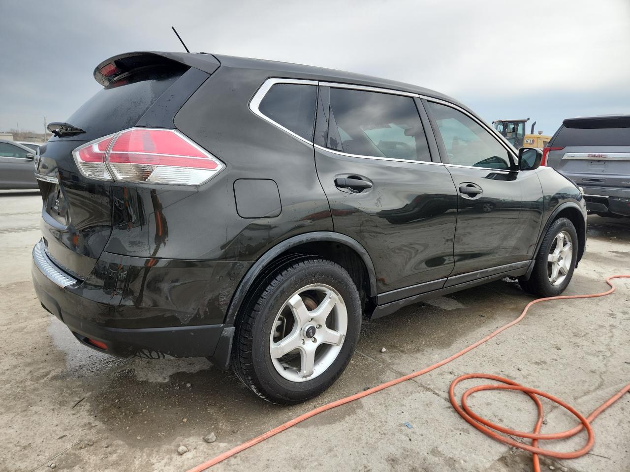 2016 NISSAN ROGUE S photo 5
