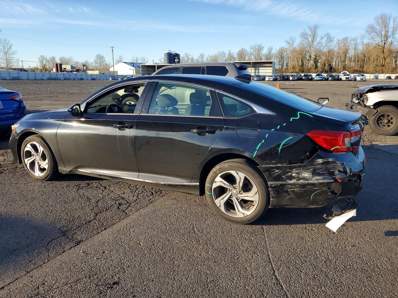 2018 HONDA ACCORD EX photo 2