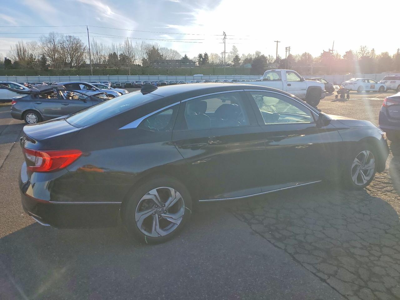 2018 HONDA ACCORD EX photo 3