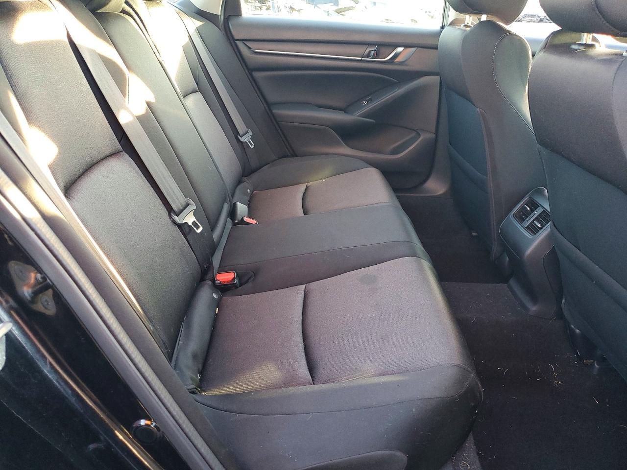 2018 HONDA ACCORD EX photo 10