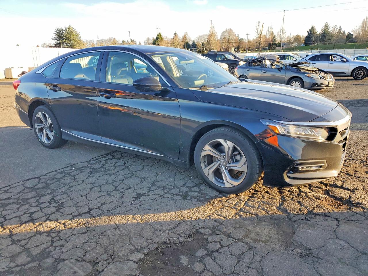 2018 HONDA ACCORD EX photo 4