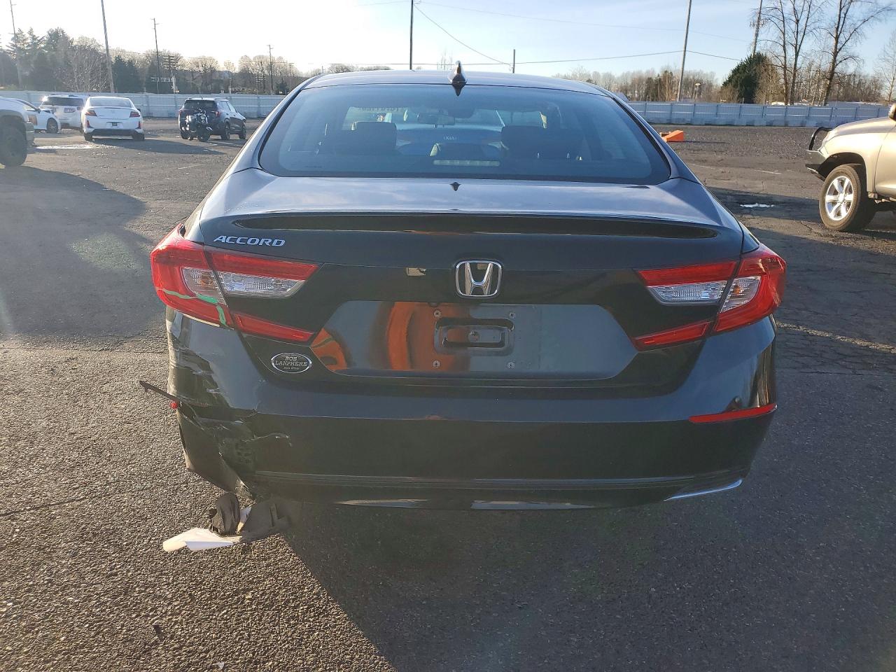 2018 HONDA ACCORD EX photo 6
