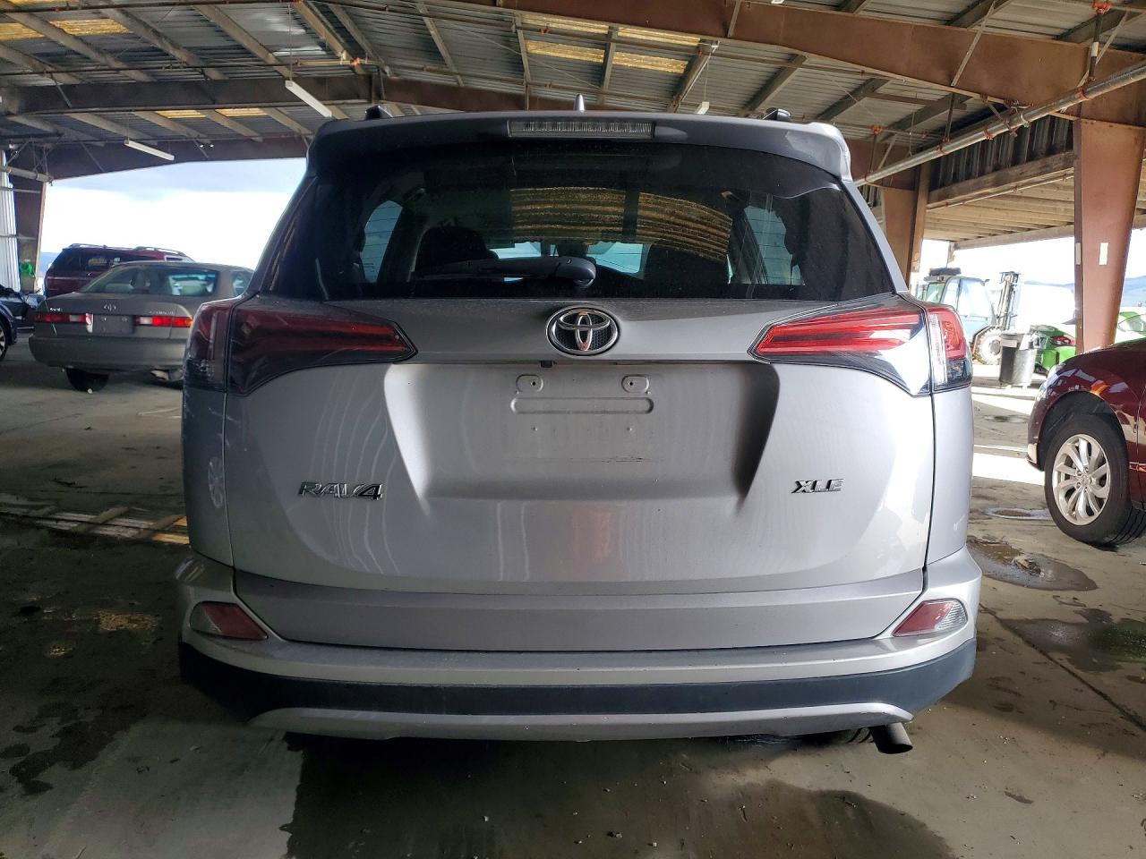2017 TOYOTA RAV4 XLE photo 11