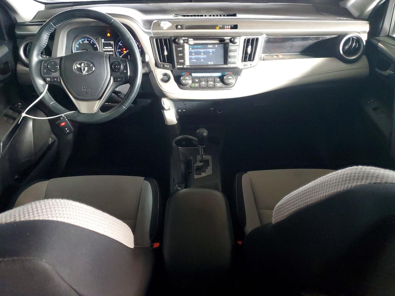 2017 TOYOTA RAV4 XLE photo 15