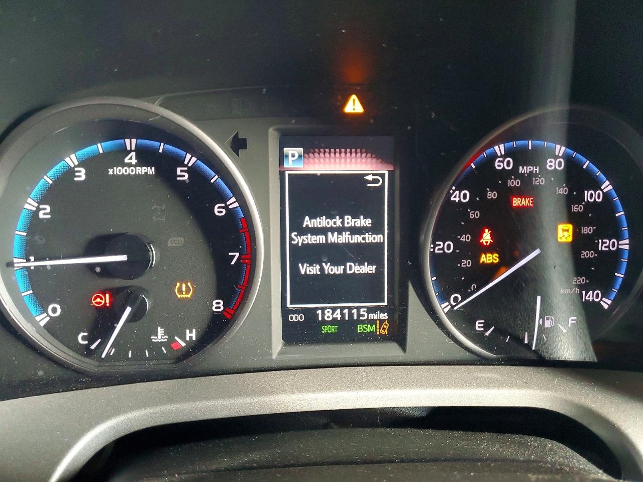 2017 TOYOTA RAV4 XLE photo 17
