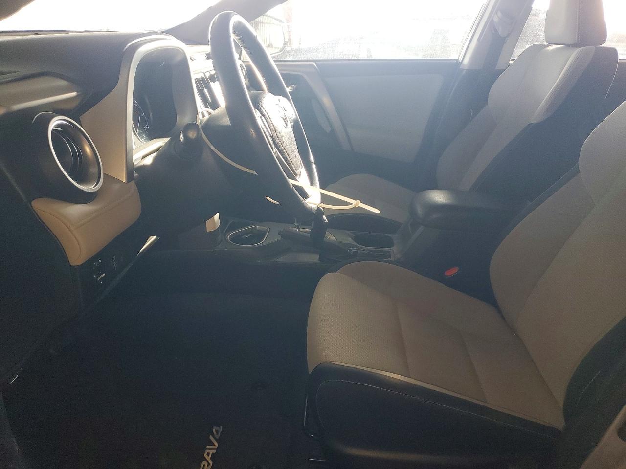 2017 TOYOTA RAV4 XLE photo 13