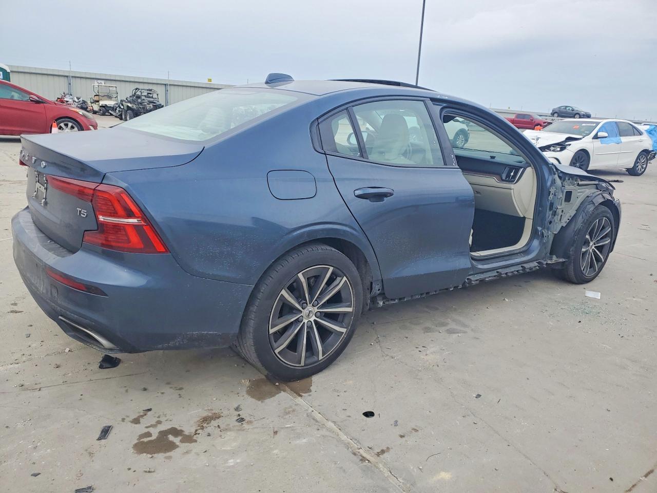 2021 VOLVO S60 T5 R-DESIGN photo 7