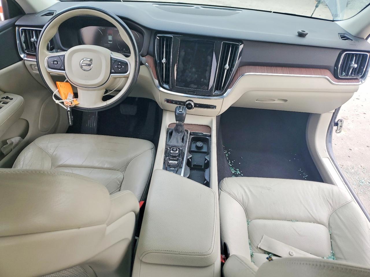2021 VOLVO S60 T5 R-DESIGN photo 22