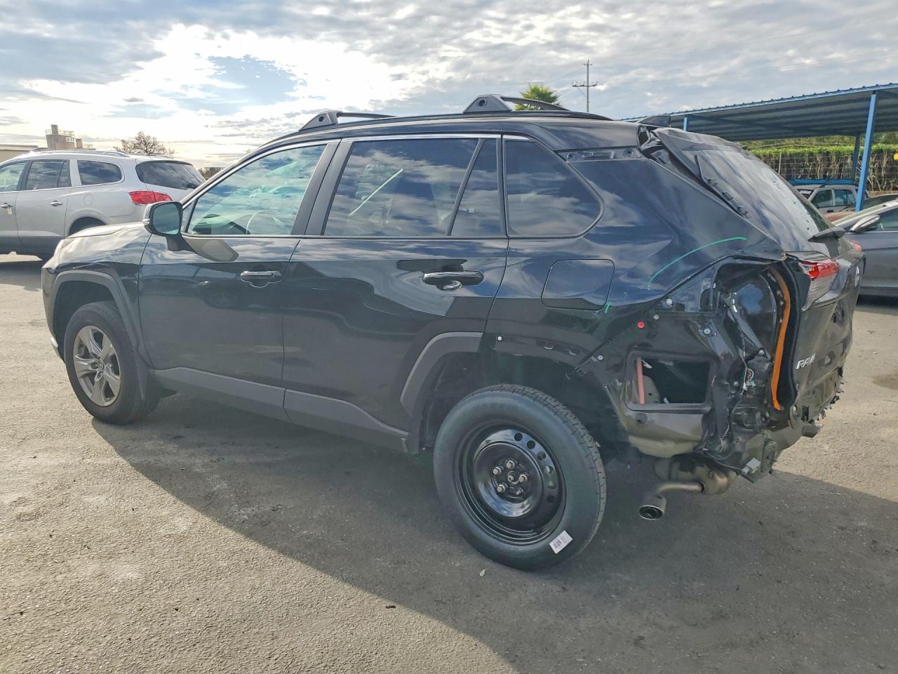 2025 TOYOTA RAV4 XLE photo 2