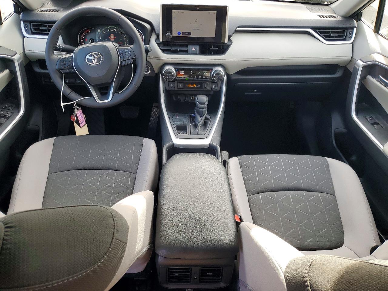 2025 TOYOTA RAV4 XLE photo 8