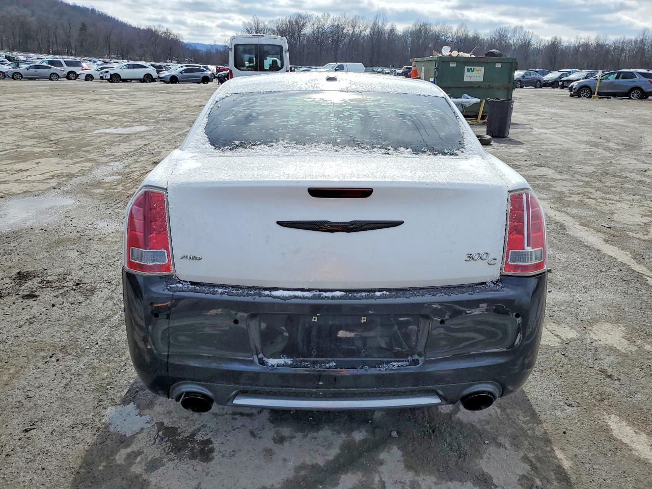 2013 CHRYSLER 300C photo 11
