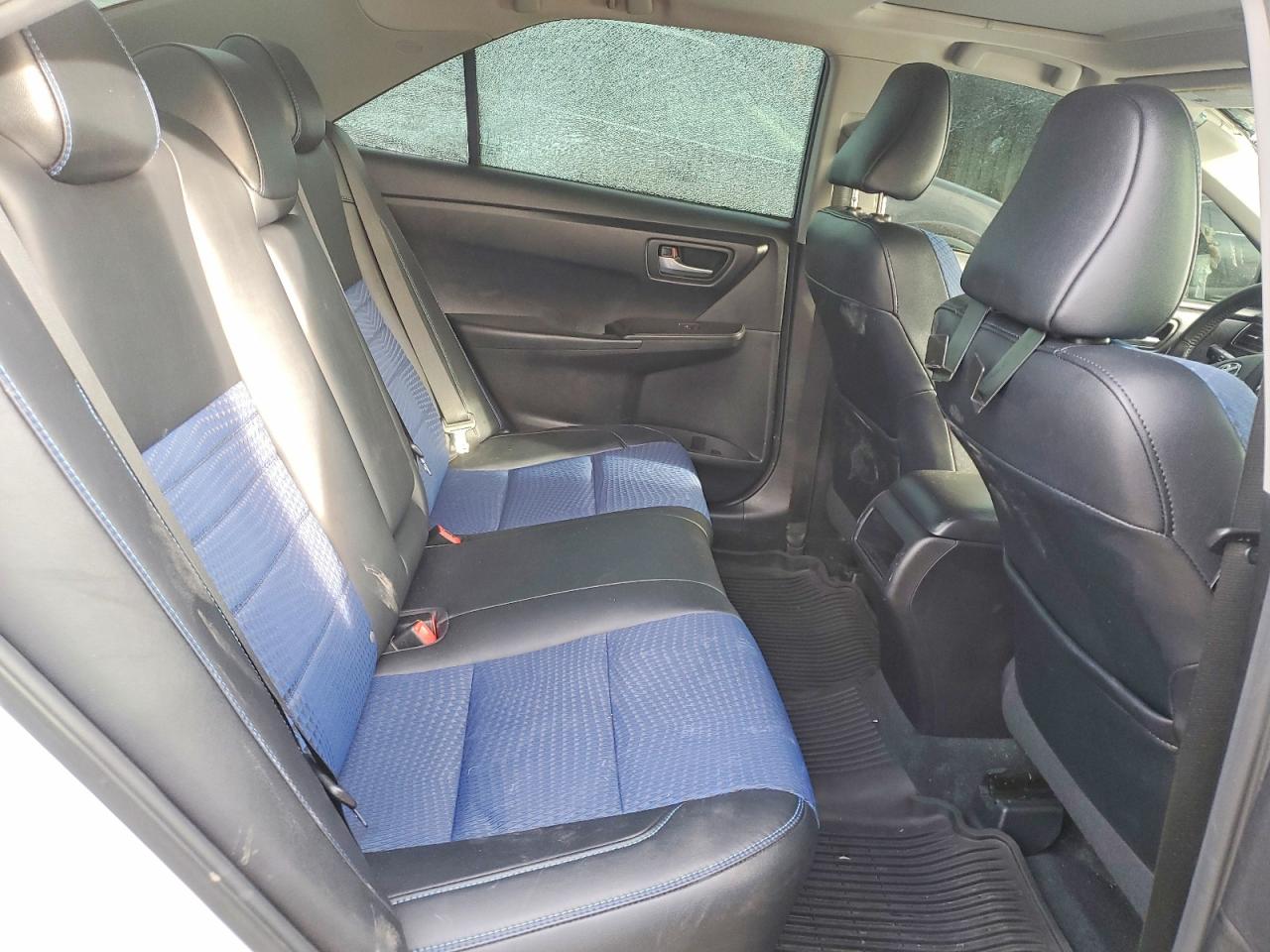 2016 TOYOTA CAMRY photo 19