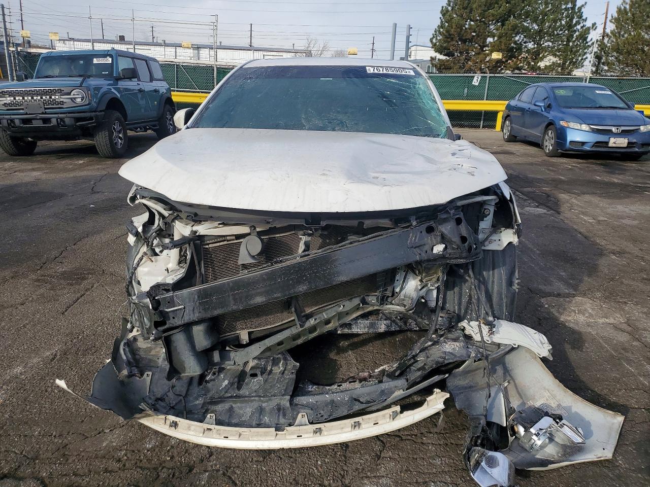 2016 TOYOTA CAMRY photo 9