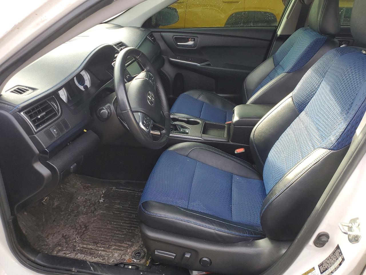 2016 TOYOTA CAMRY photo 13