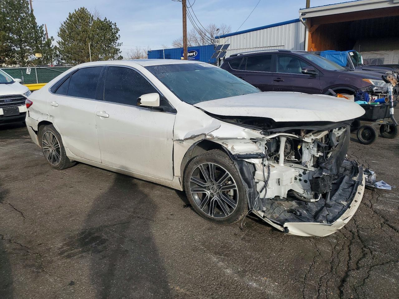 2016 TOYOTA CAMRY photo 7