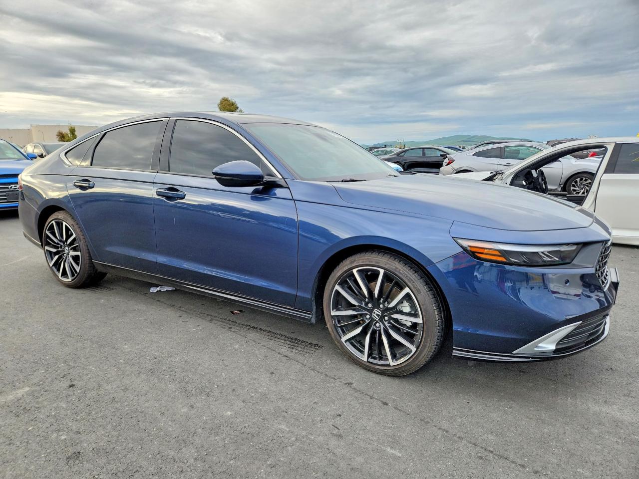2024 HONDA ACCORD TOURING HYBRID photo 4