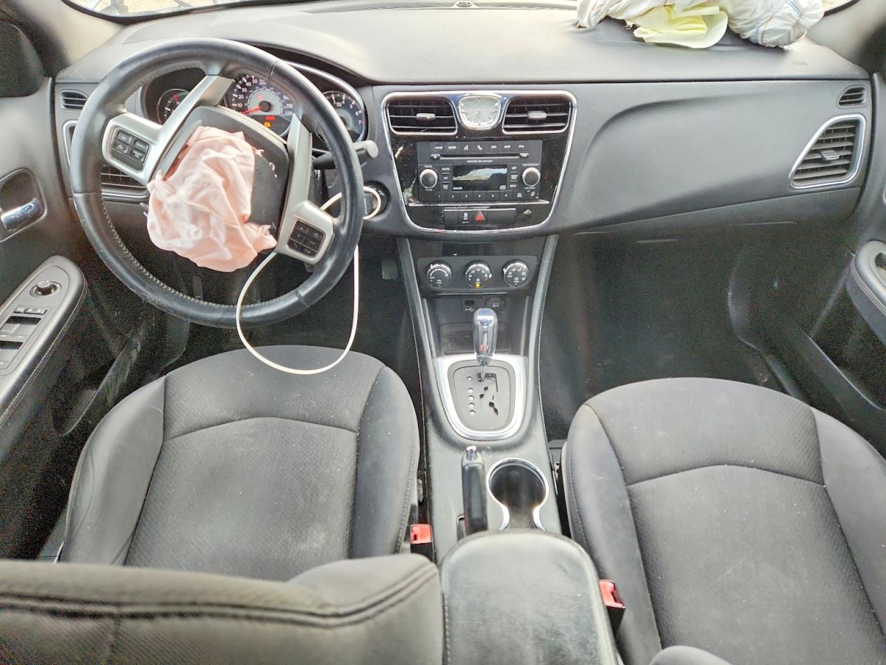 2013 CHRYSLER 200 TOURING photo 8