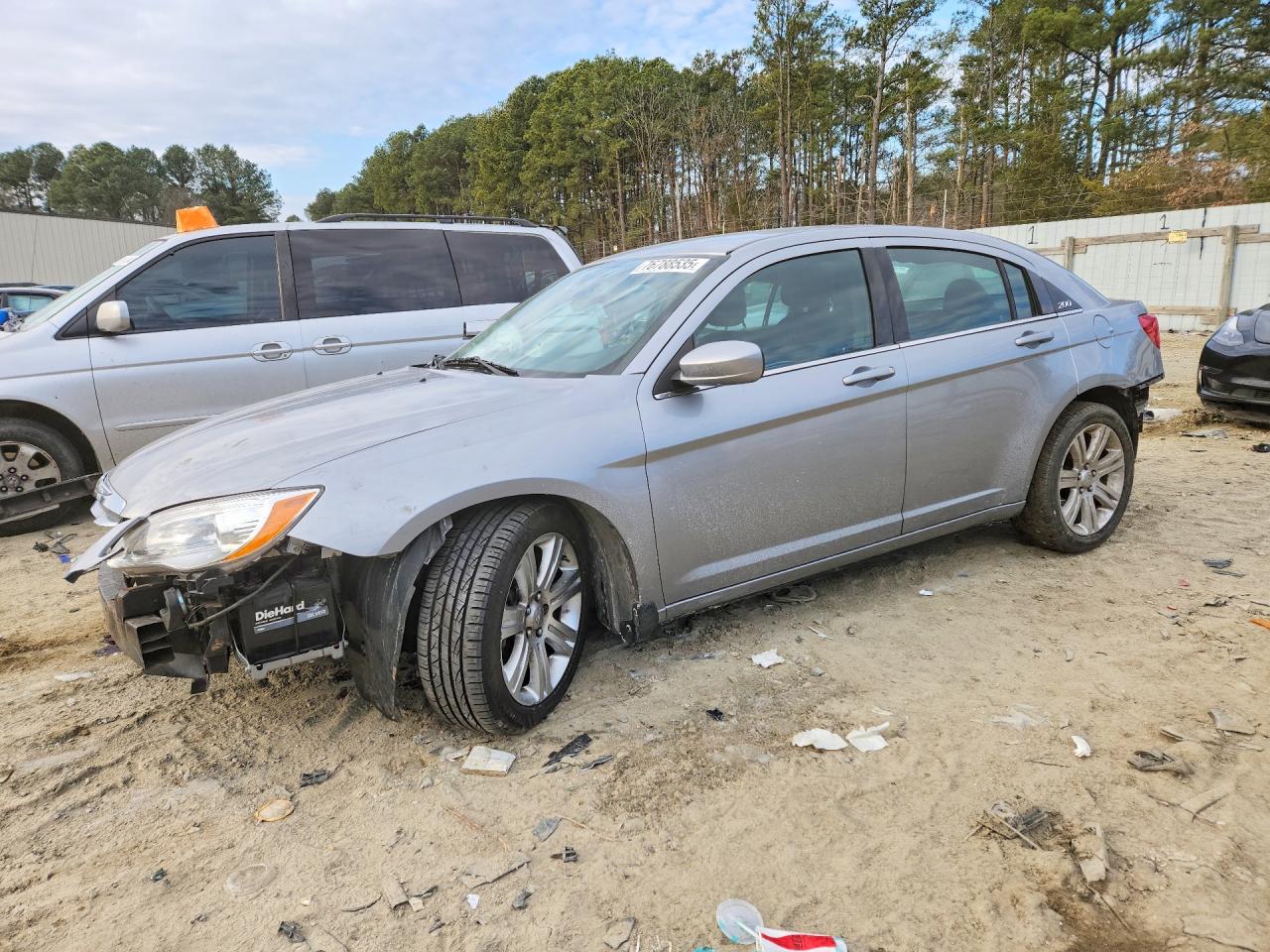 2013 CHRYSLER 200