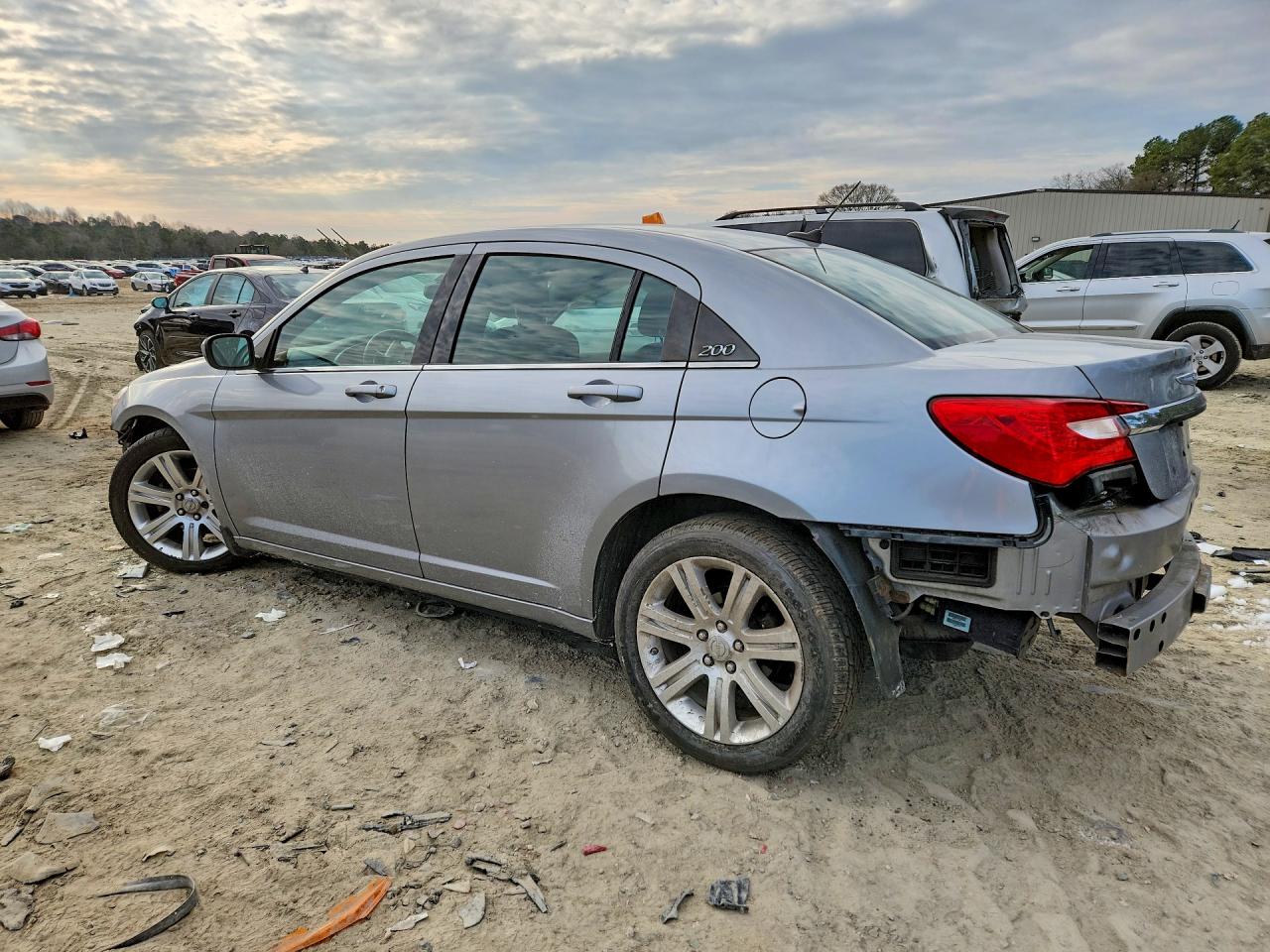 2013 CHRYSLER 200 TOURING photo 2