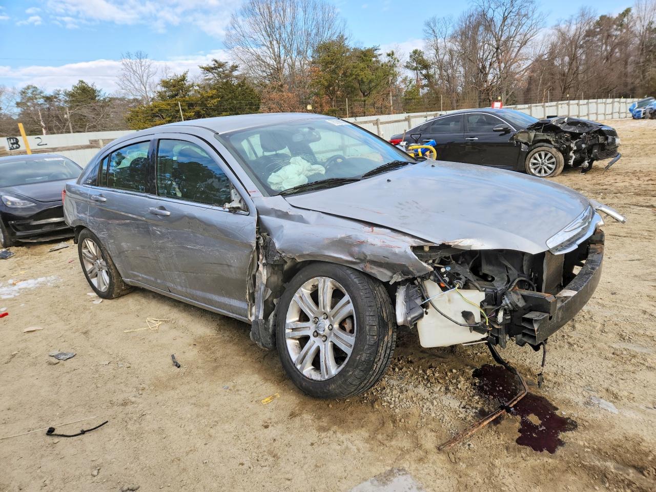 2013 CHRYSLER 200 TOURING photo 4