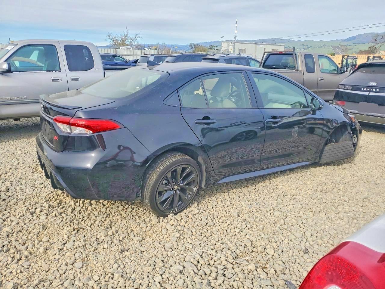 2024 TOYOTA COROLLA SE photo 3