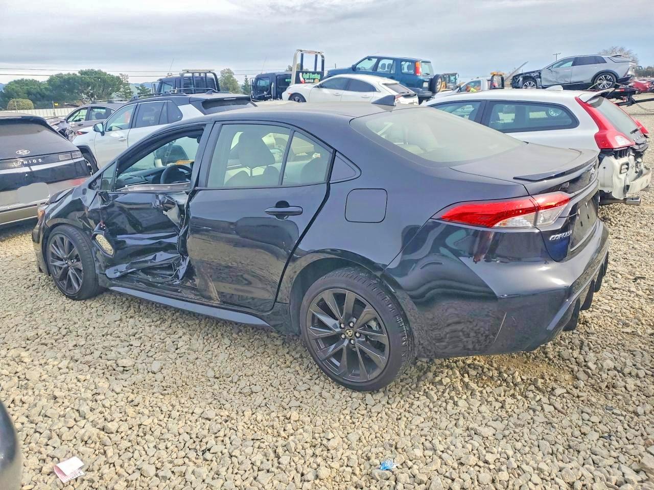 2024 TOYOTA COROLLA SE photo 2
