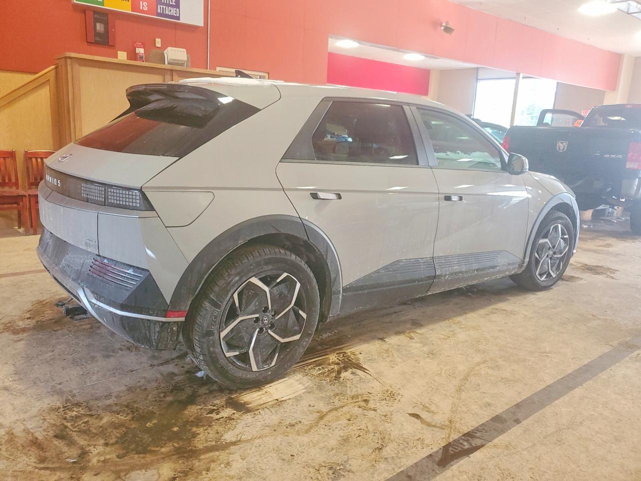 2023 HYUNDAI IONIQ 5 SEL photo 3
