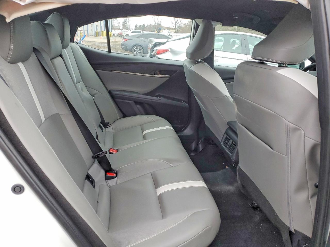2025 TOYOTA CAMRY SE photo 28