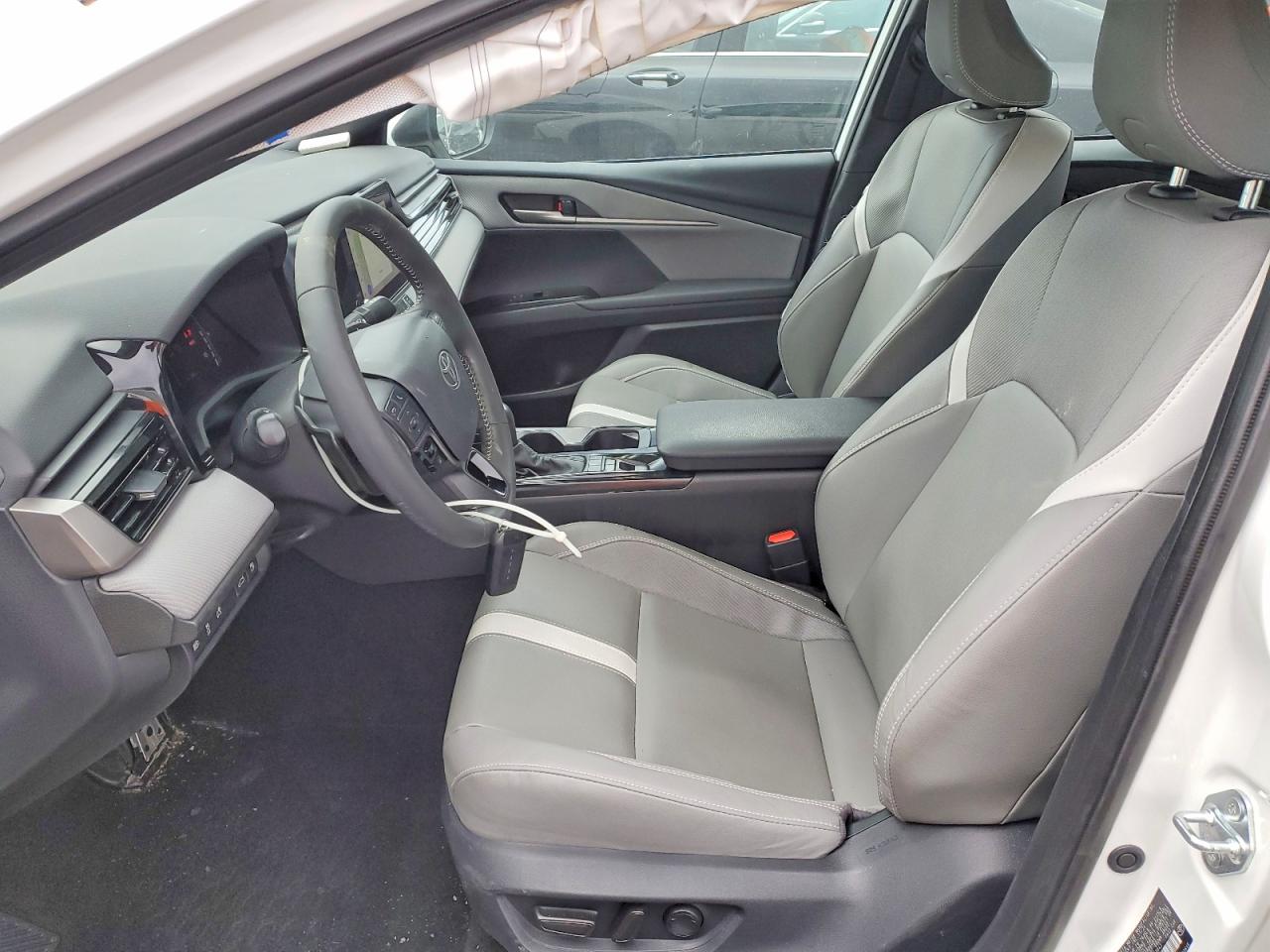 2025 TOYOTA CAMRY SE photo 19
