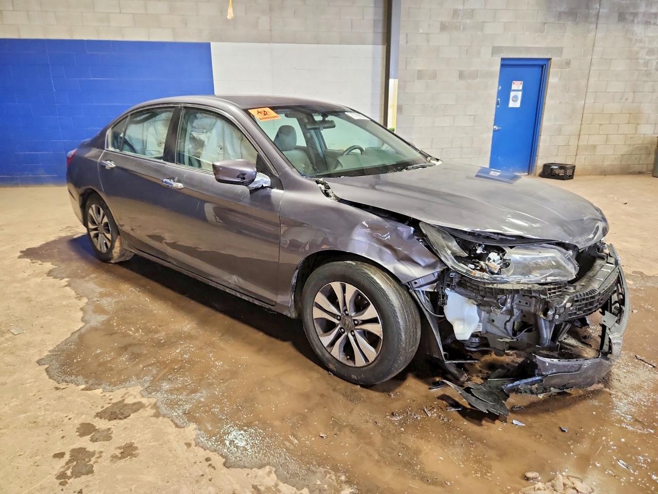 2015 HONDA ACCORD LX photo 4